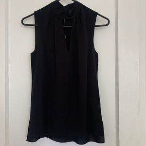 theory silk top w/ cut-out